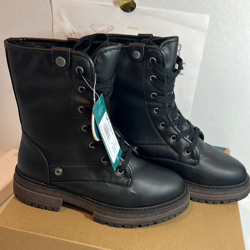 Roxy Bruna II Lace-Up Boots black color comfy winter fall spring stylish